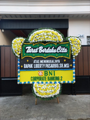 Papan Bunga Duka di Selamat